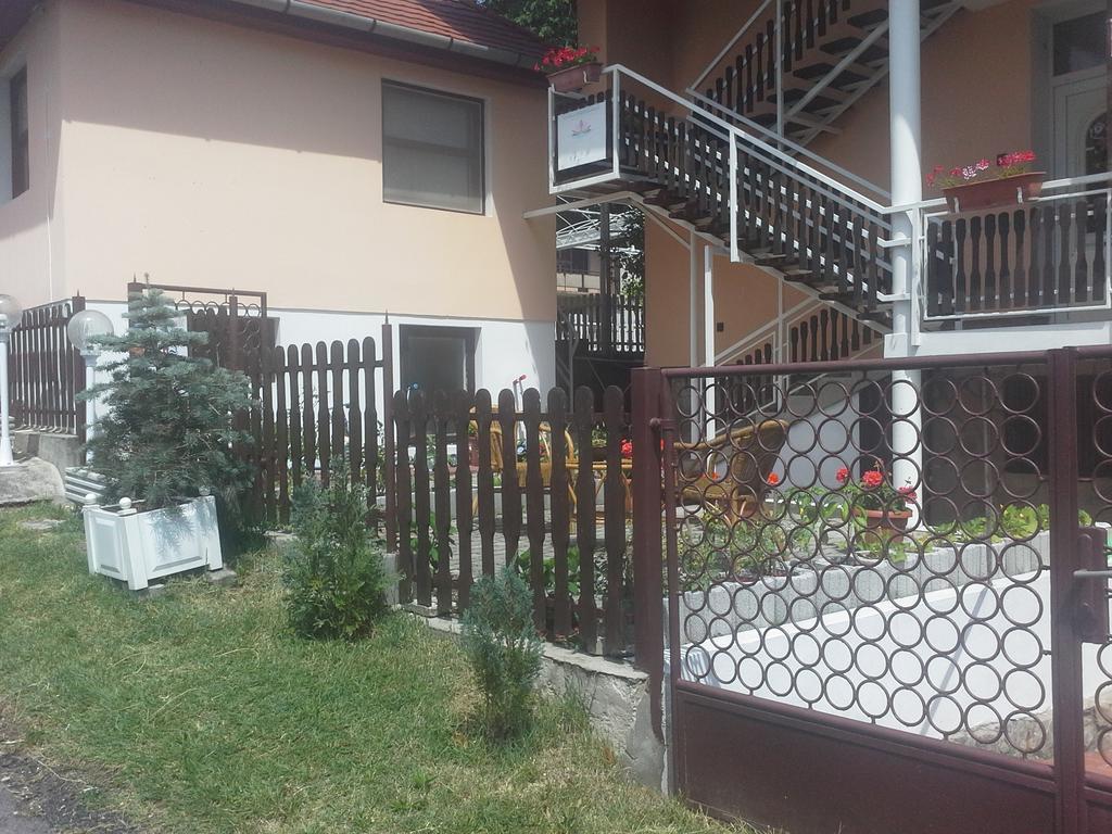 Friends Villa Apartments Heviz Luaran gambar
