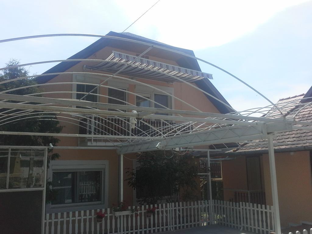 Friends Villa Apartments Heviz Luaran gambar